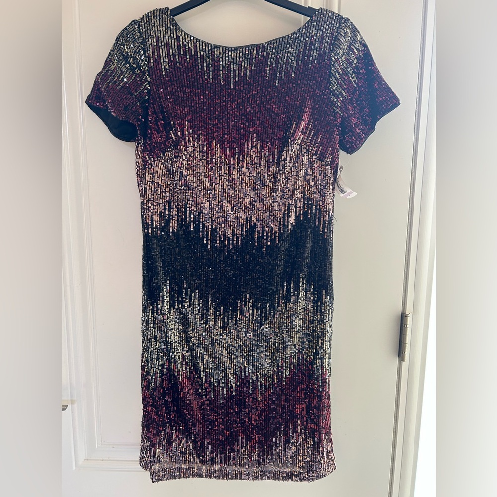 R & M Short sleeves Sequin dress in Size 6